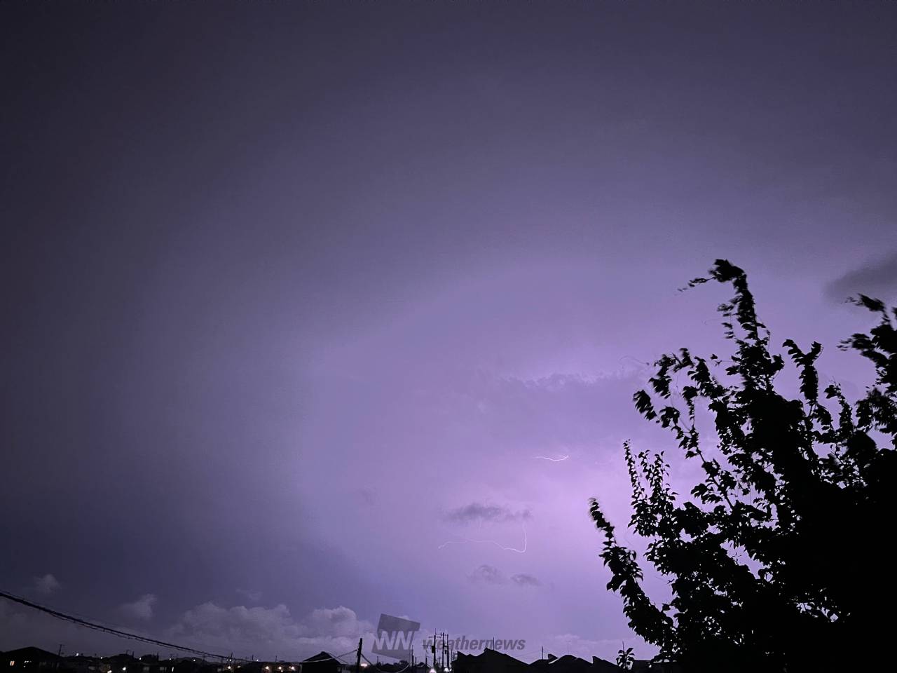 空を駆ける稲光 注目の空の写真 ウェザーニュース