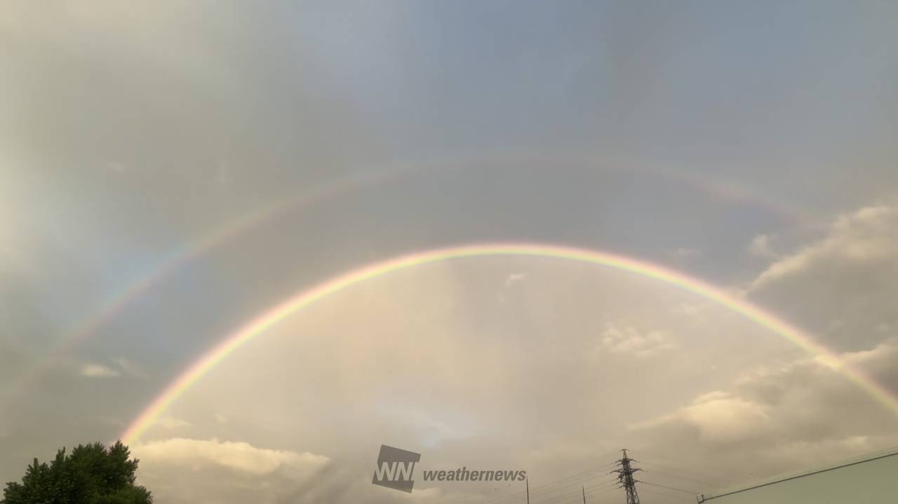 目が覚める早朝の虹 注目の空の写真 ウェザーニュース