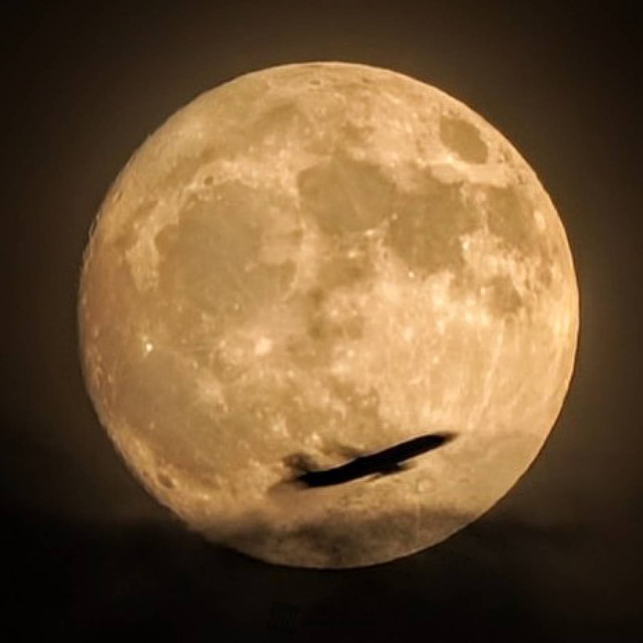 満月間近のお月さま 注目の空の写真 ウェザーニュース