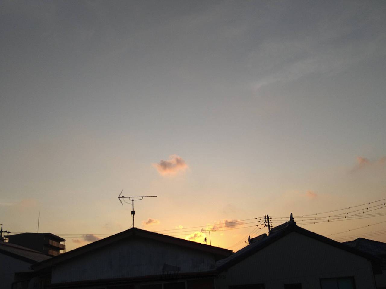 8月最初の夕焼け空 注目の空の写真 ウェザーニュース
