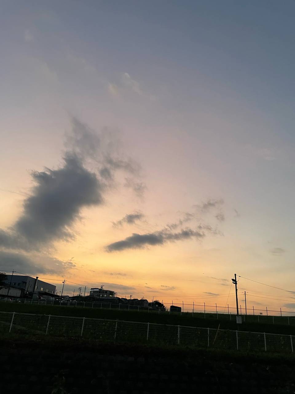 8月最初の夕焼け空 注目の空の写真 ウェザーニュース