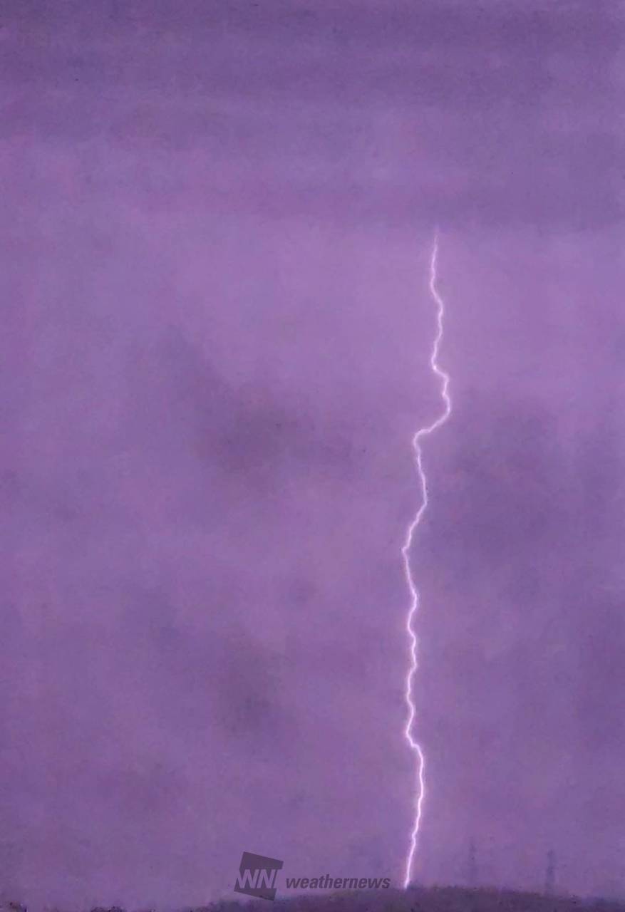 雷すごいです。 夜なのに周りが分かるくら | 茨城県那珂市 | 名前まだ