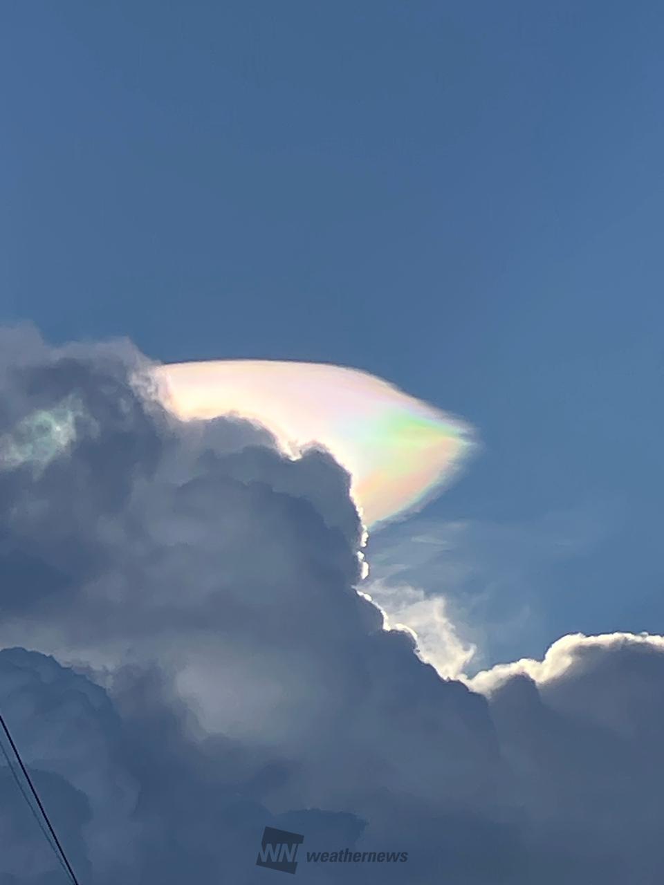 積乱雲の上に虹色ベール 注目の空の写真 ウェザーニュース