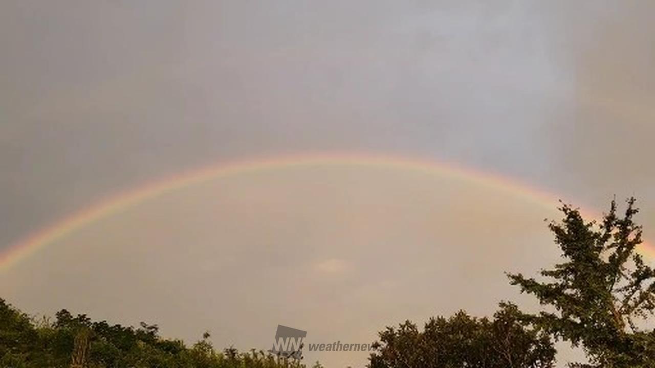 朝焼けと虹の共演🌈 注目の空の写真 ウェザーニュース