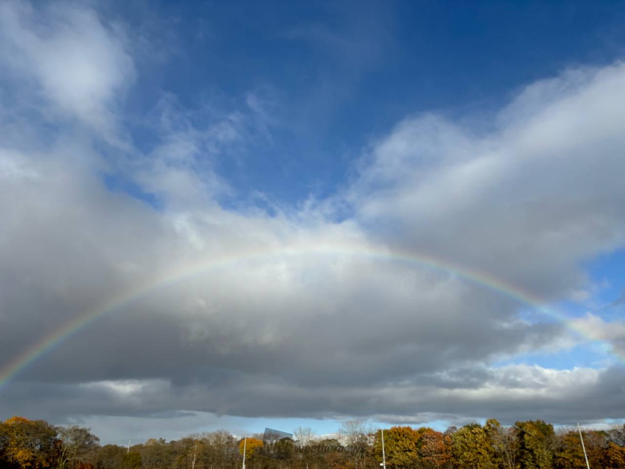 雨上がりの空に七色の虹 注目の空の写真 ウェザーニュース
