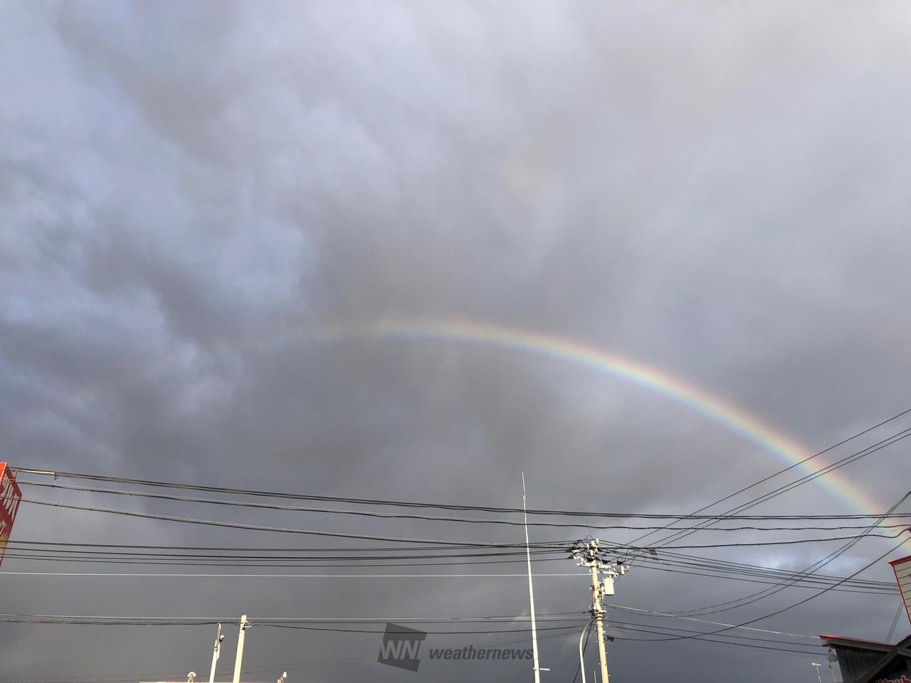 雨上がりの空に七色の虹 注目の空の写真 ウェザーニュース