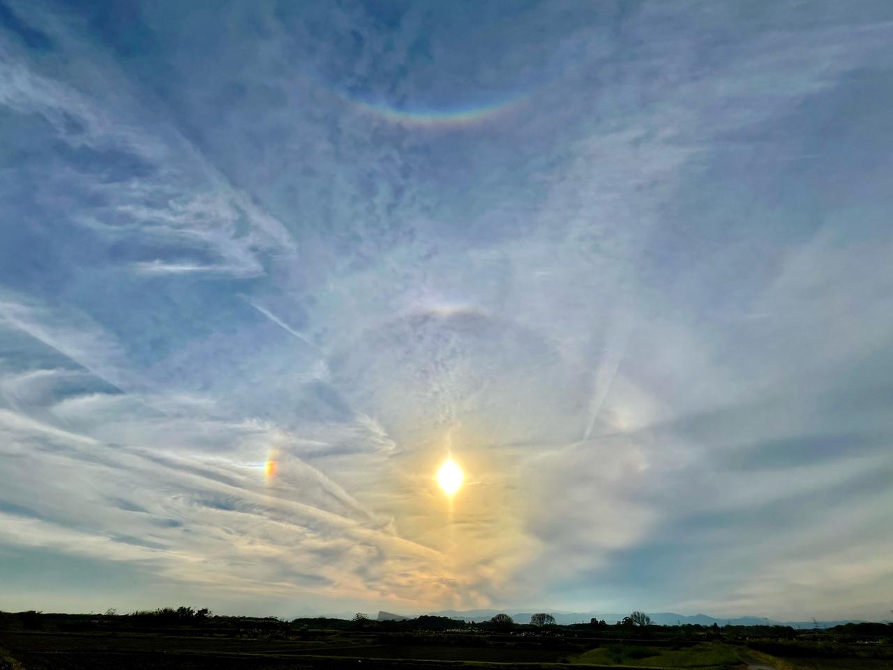天からは降る虹。
a4水彩アート紙 長野県で虹出現 虹の線が多い「過剰虹」 - ウェザーニュース