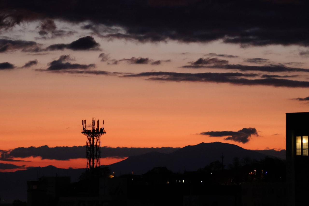 11月スタートの朝焼け 注目の空の写真 ウェザーニュース