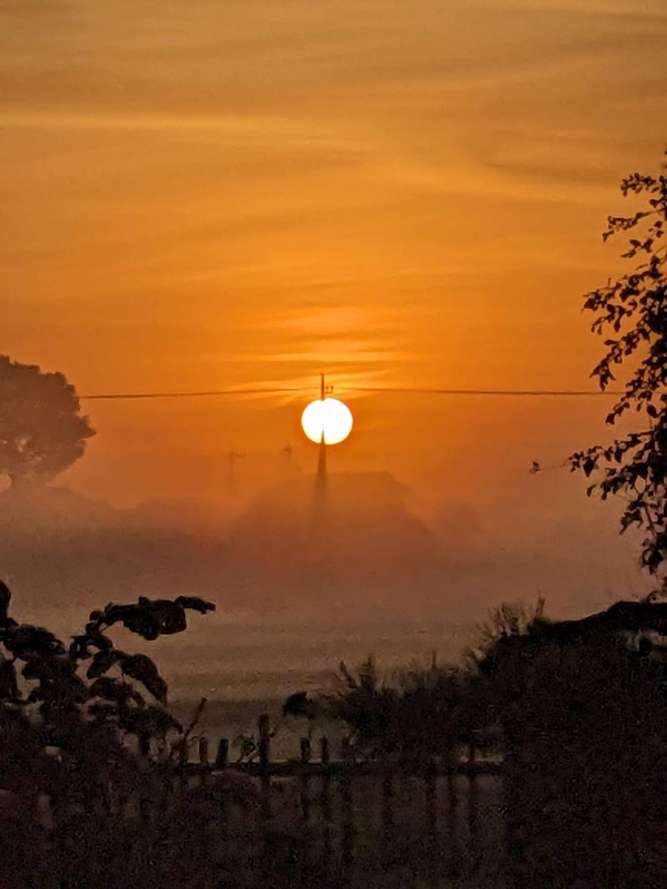 11月スタートの朝焼け 注目の空の写真 ウェザーニュース