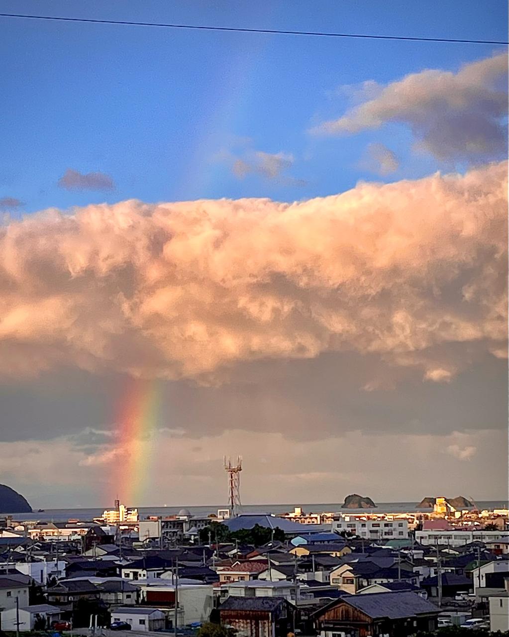 天からは降る虹。
a4水彩アート紙 関東で虹ラッシュ ダブルレインボーも 注目の空の写真 ウェザーニュース