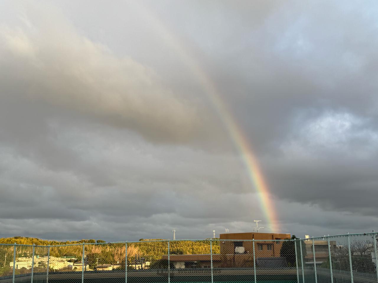 朝から虹🌈 注目の空の写真 ウェザーニュース