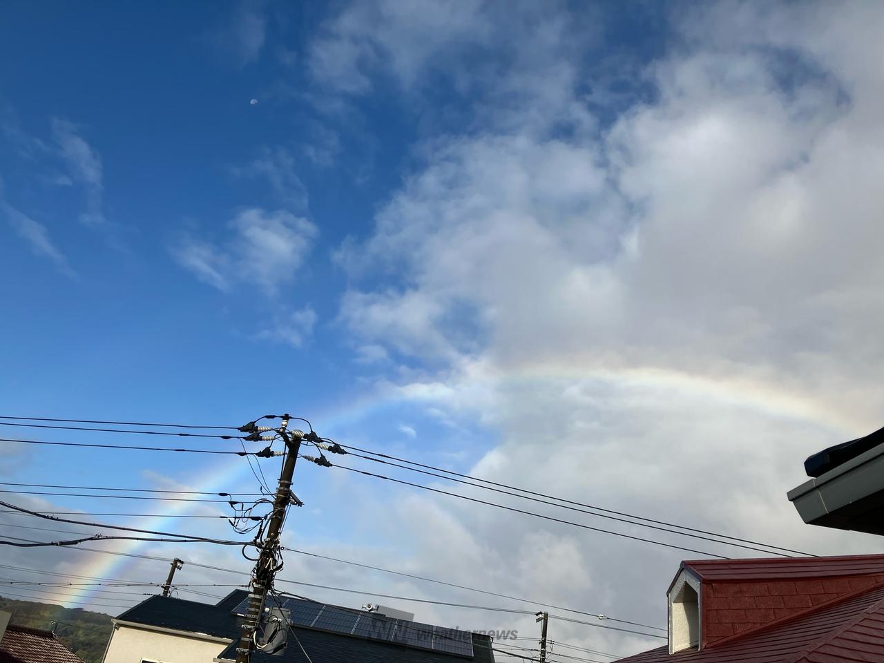天からは降る虹。
a4水彩アート紙 激レア気象現象⁉“虹の柱” 天から差し込む幻想的な縦型の虹 | TBS NEWS