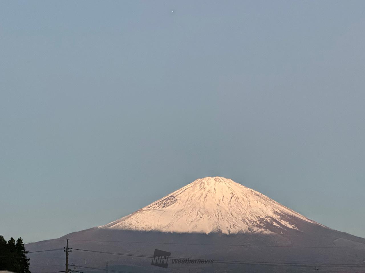 真っ白な富士山🗻 注目の空の写真 ウェザーニュース