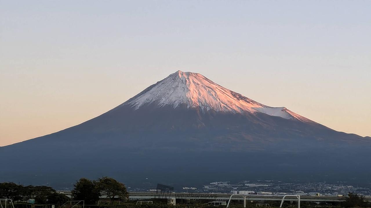 富士　画像ご確認ください 🗻富士山ここまで見えてます🗻 注目の空の写真 ウェザーニュース