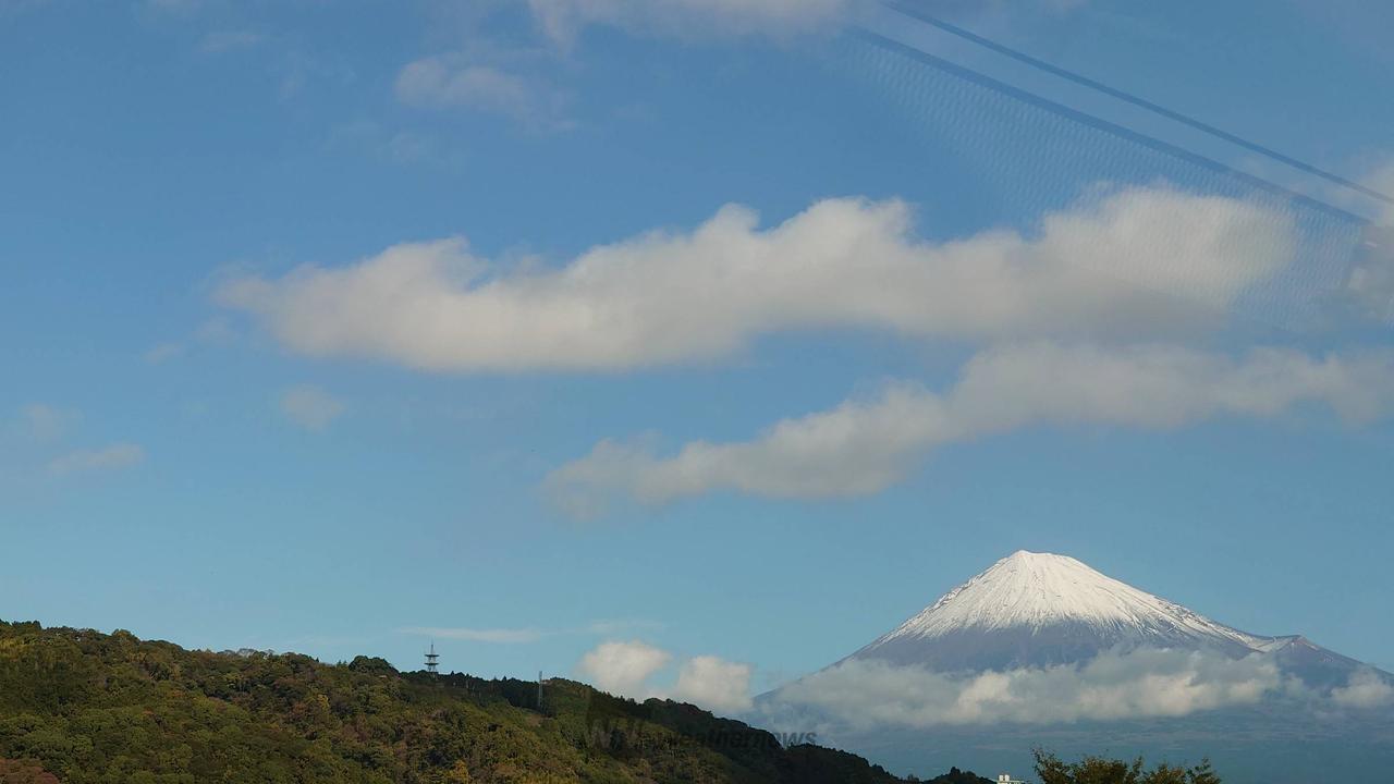 富士山上空にUFOのような雲 注目の空の写真 ウェザーニュース