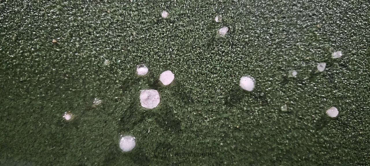 先ほど中指サイズほ...