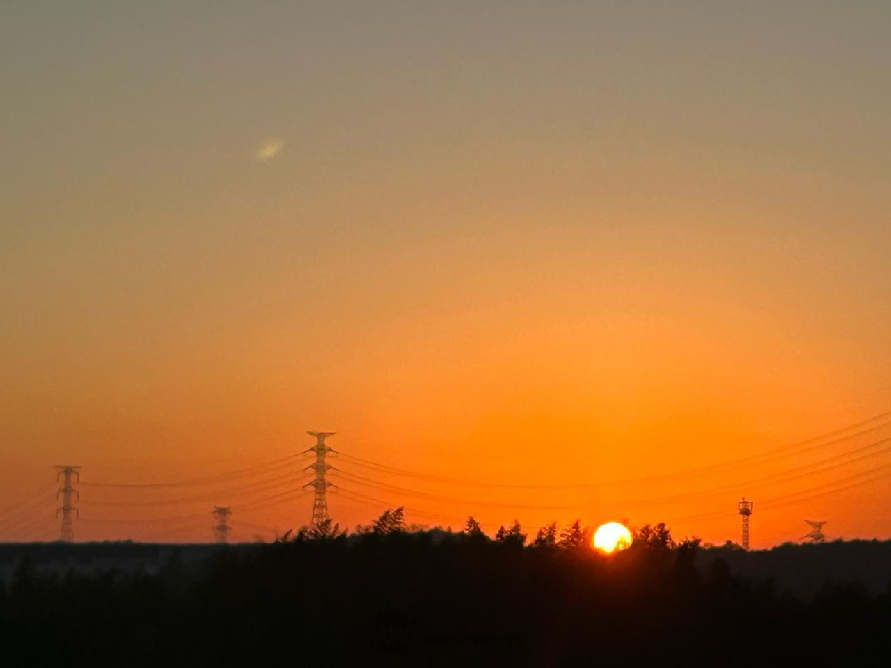 今日の日の出☀️ 注目の空の写真 ウェザーニュース