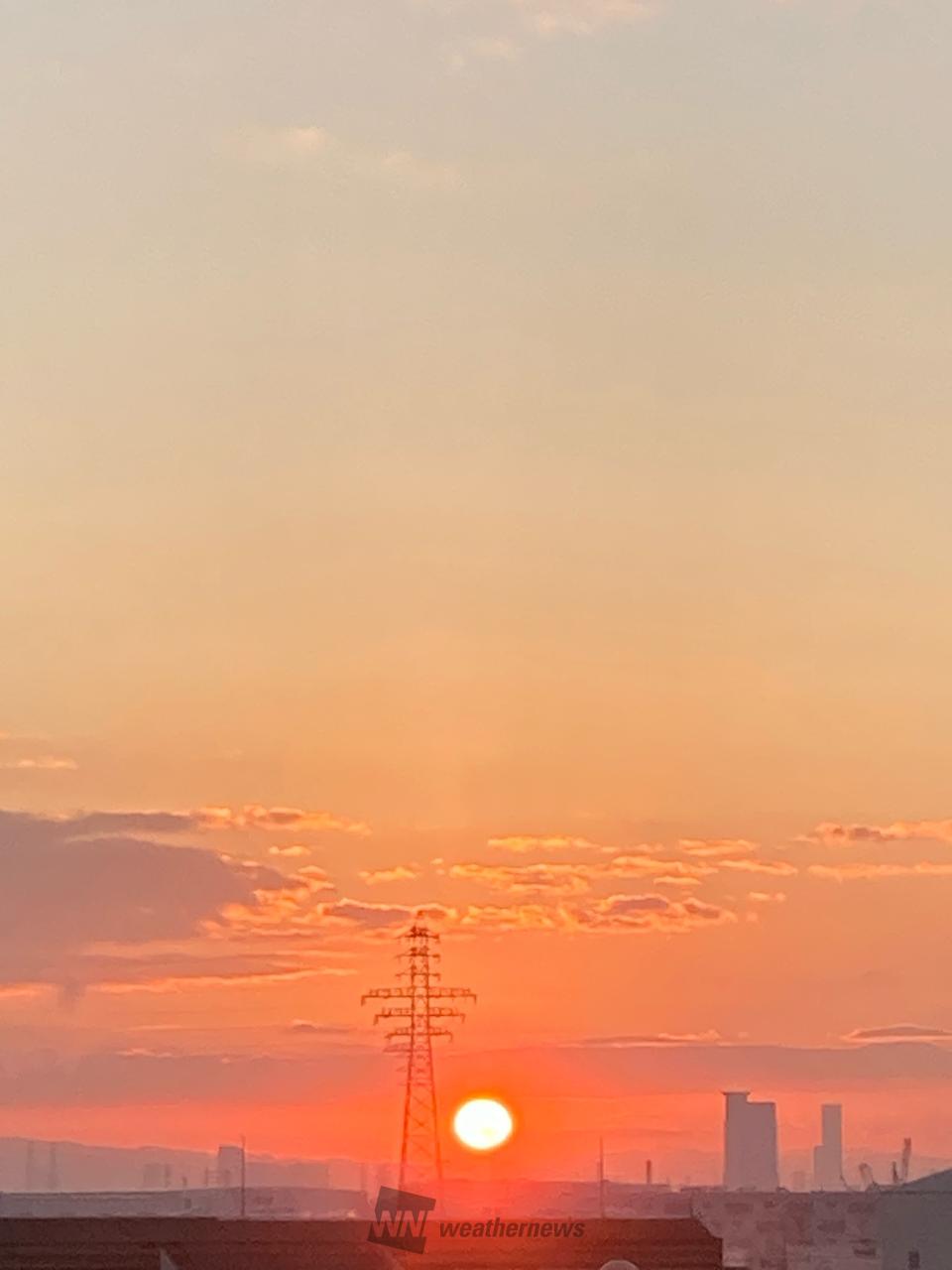 今日の日の出☀️ 注目の空の写真 ウェザーニュース