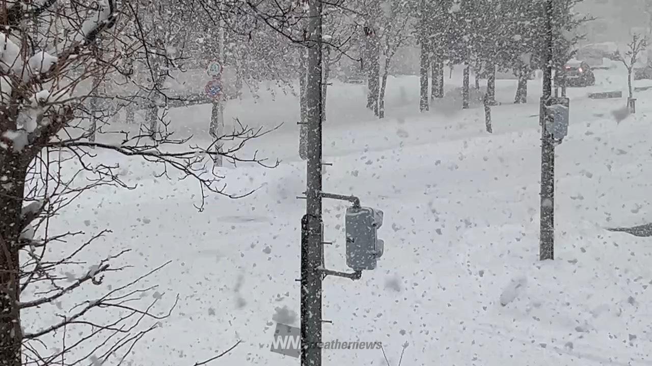 シンシンと降る雪 注目の空の写真 ウェザーニュース
