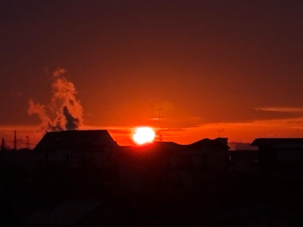 今年最後の日の出🌄 注目の空の写真 ウェザーニュース