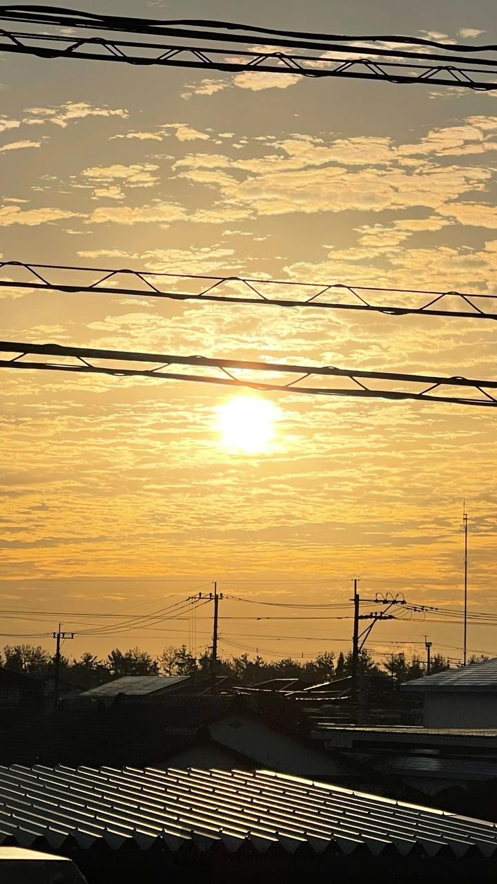 今年最後の日の出🌄 注目の空の写真 ウェザーニュース