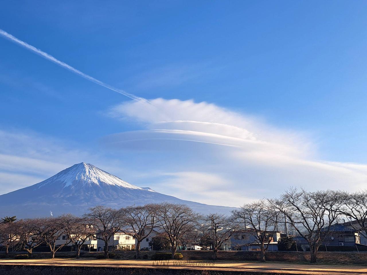 富士山と雲の写真 富士山と笠雲｜Mt.FUJI View Spot!｜富士山｜chafuka
