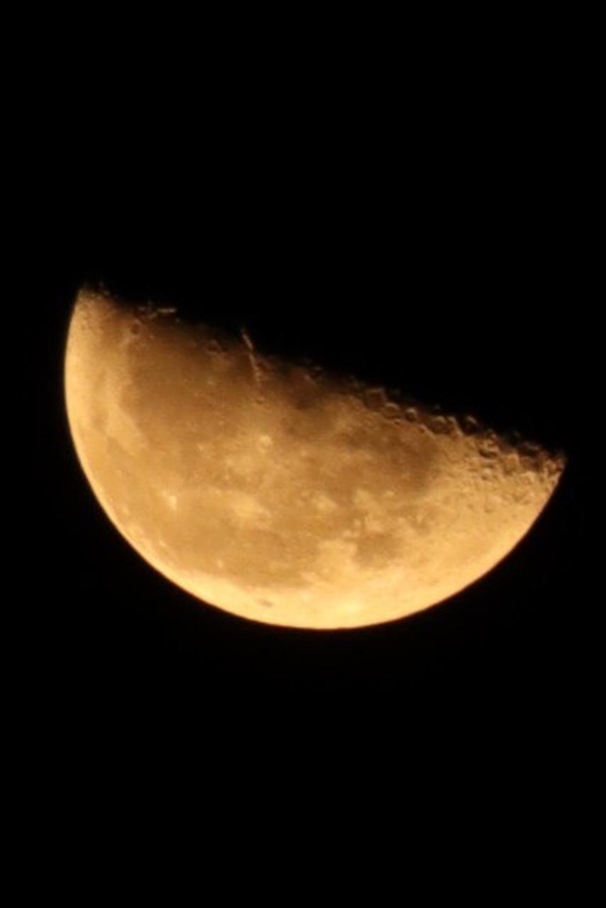 下弦を迎えたお月さま🌗 注目の空の写真 ウェザーニュース