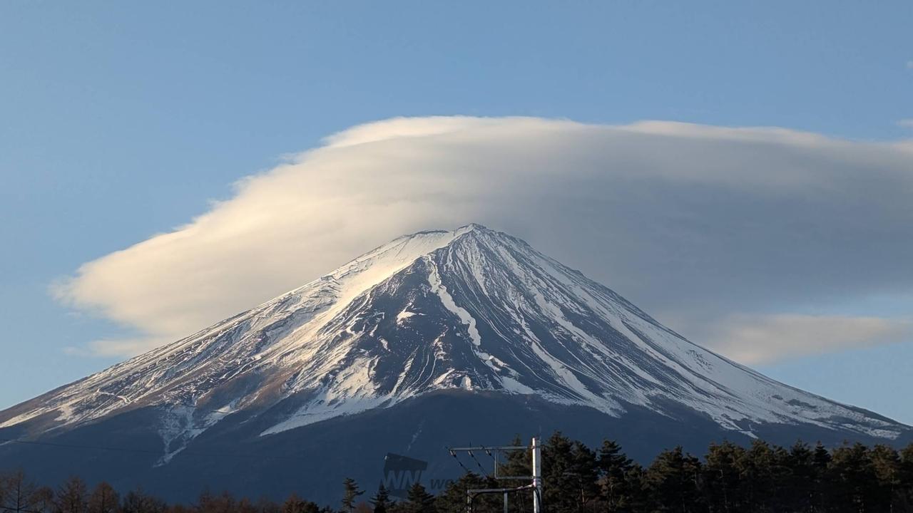 富士山と笠雲・吊るし雲🗻 注目の空の写真 ウェザーニュース
