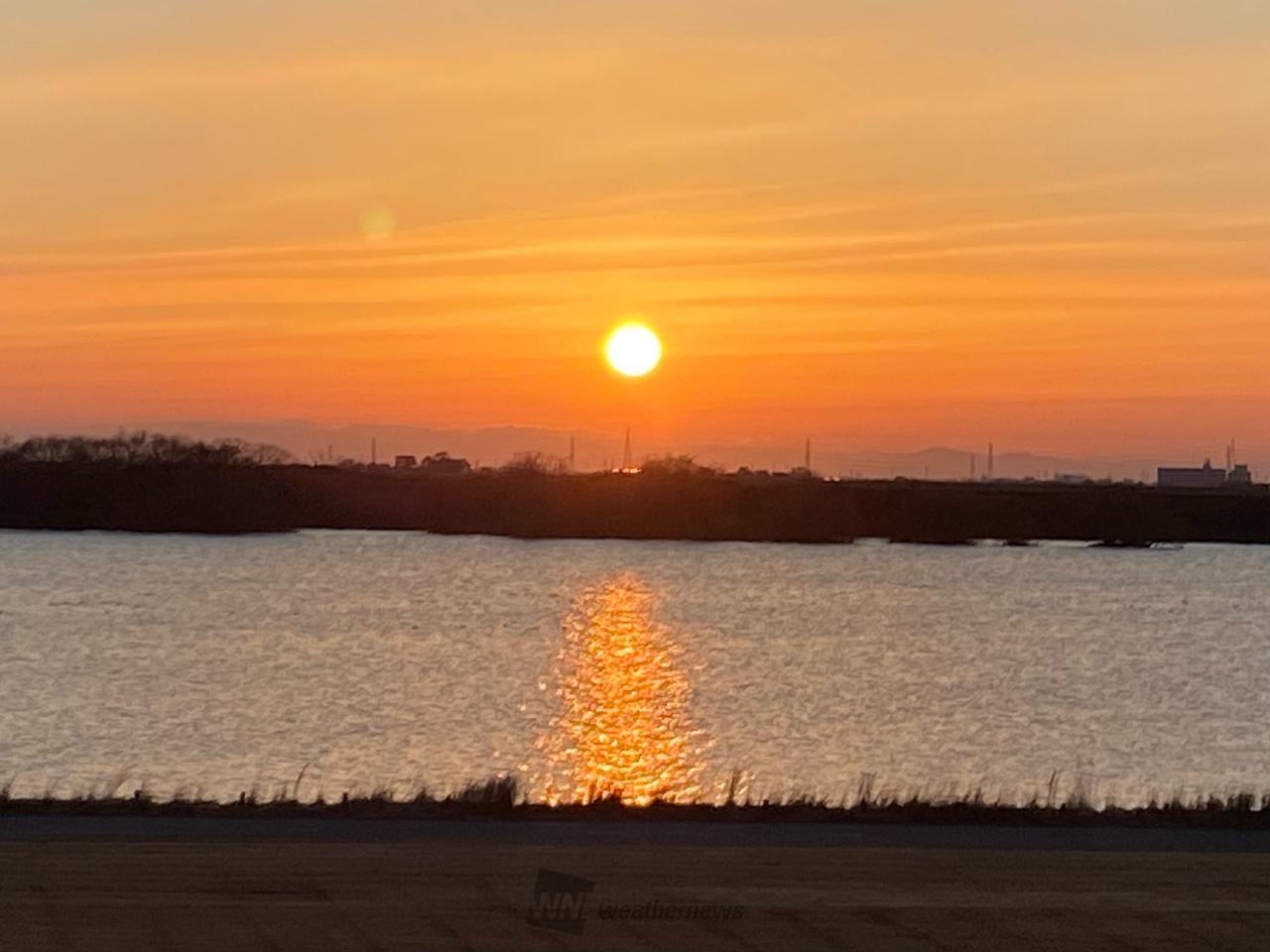 今日の朝陽☀️ 注目の空の写真 ウェザーニュース