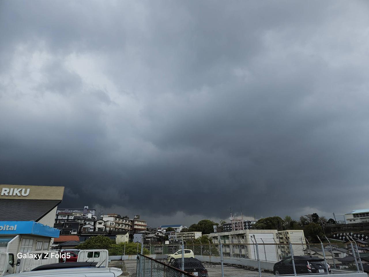 怪しい雲を発見👀 注目の空の写真 ウェザーニュース