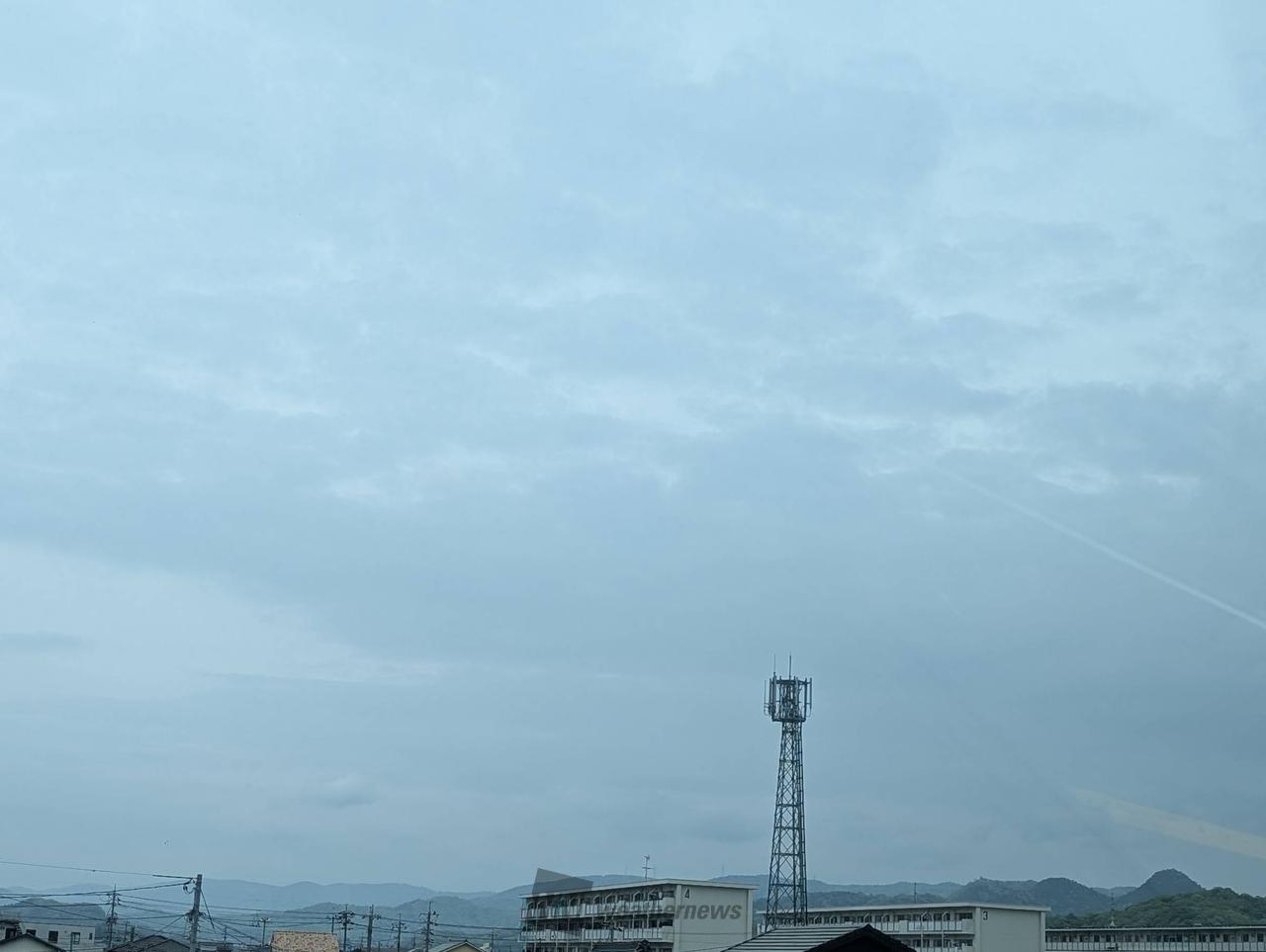 北方向上空時折、太...