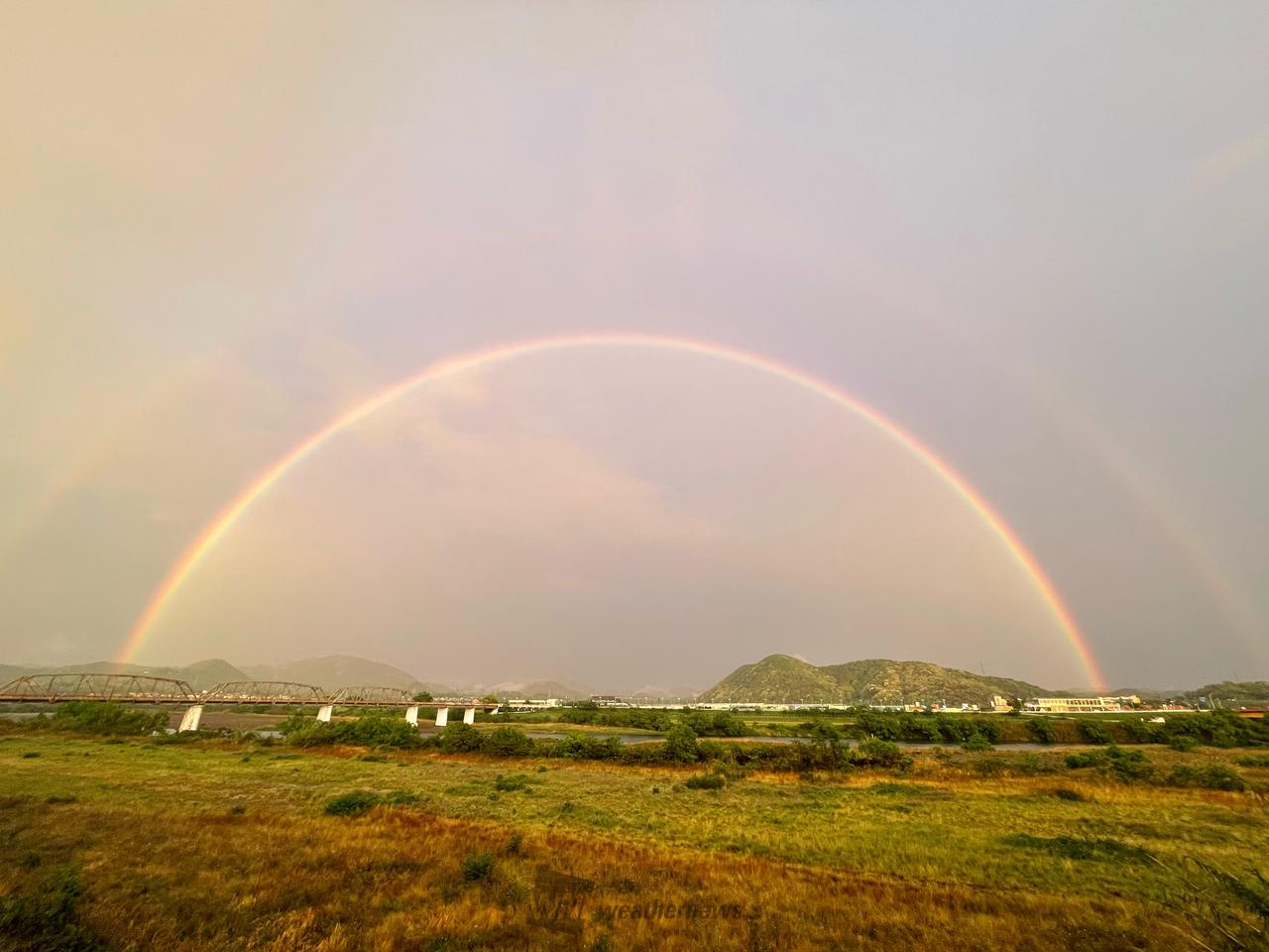 夕空に虹が出現 注目の空の写真 ウェザーニュース