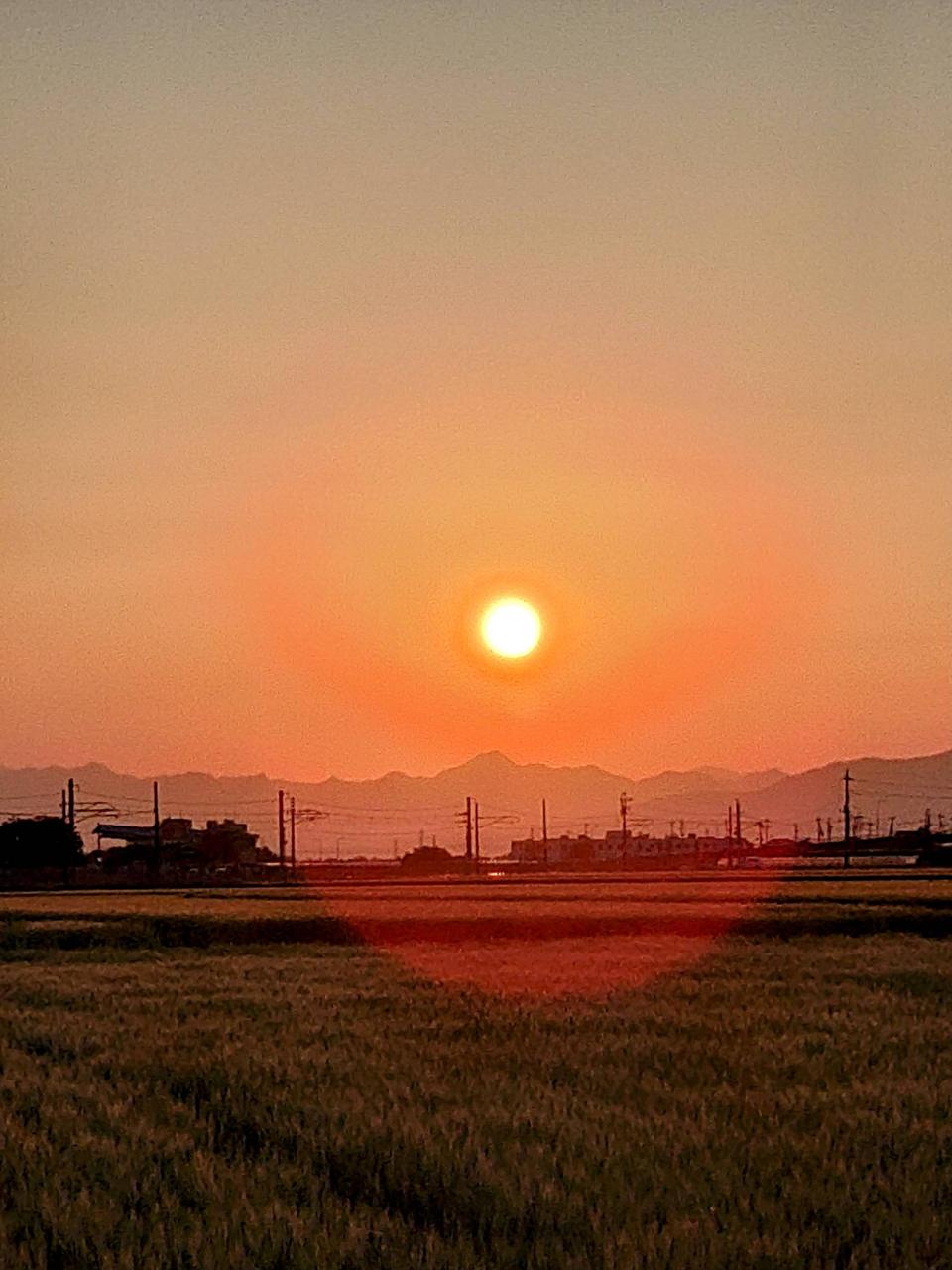 オレンジの夕焼け 注目の空の写真 ウェザーニュース