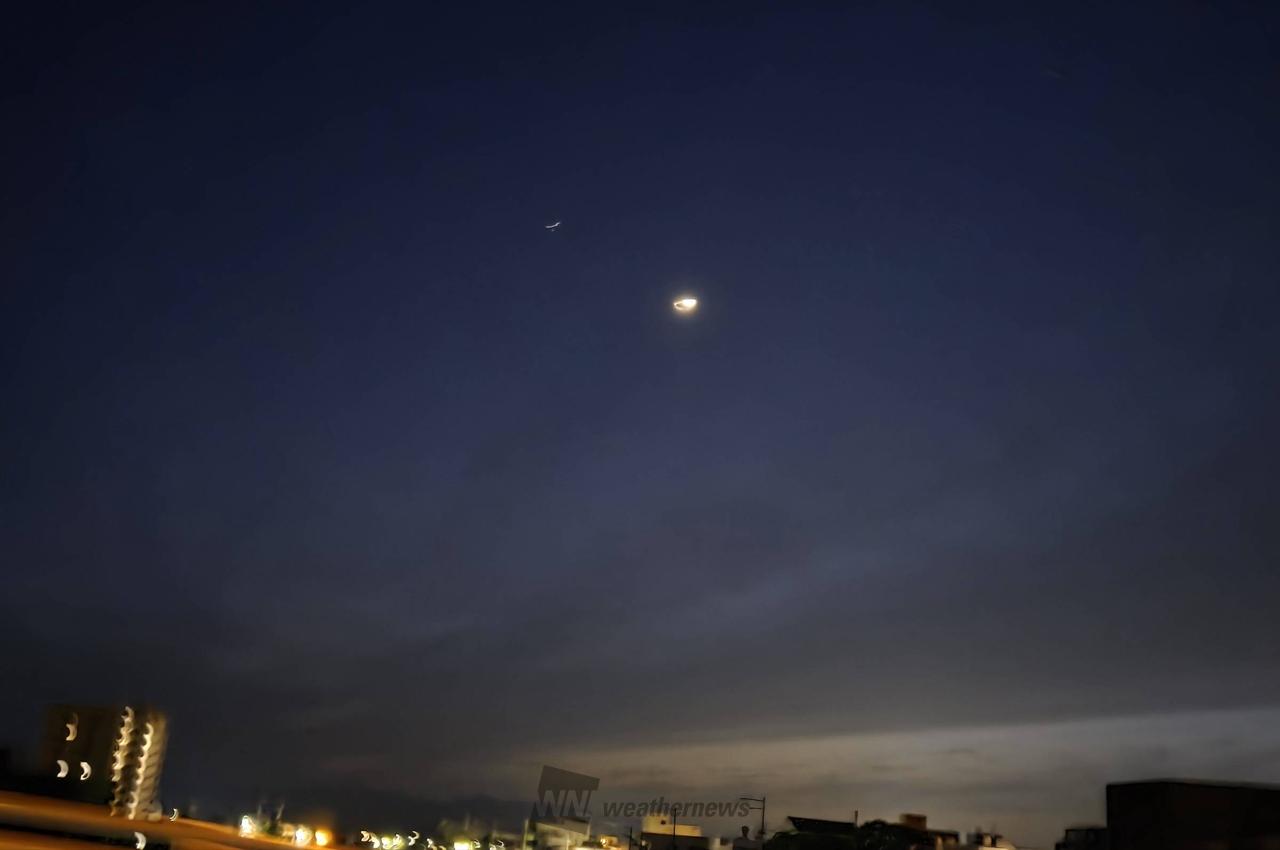 夕焼けのあとが残っ...