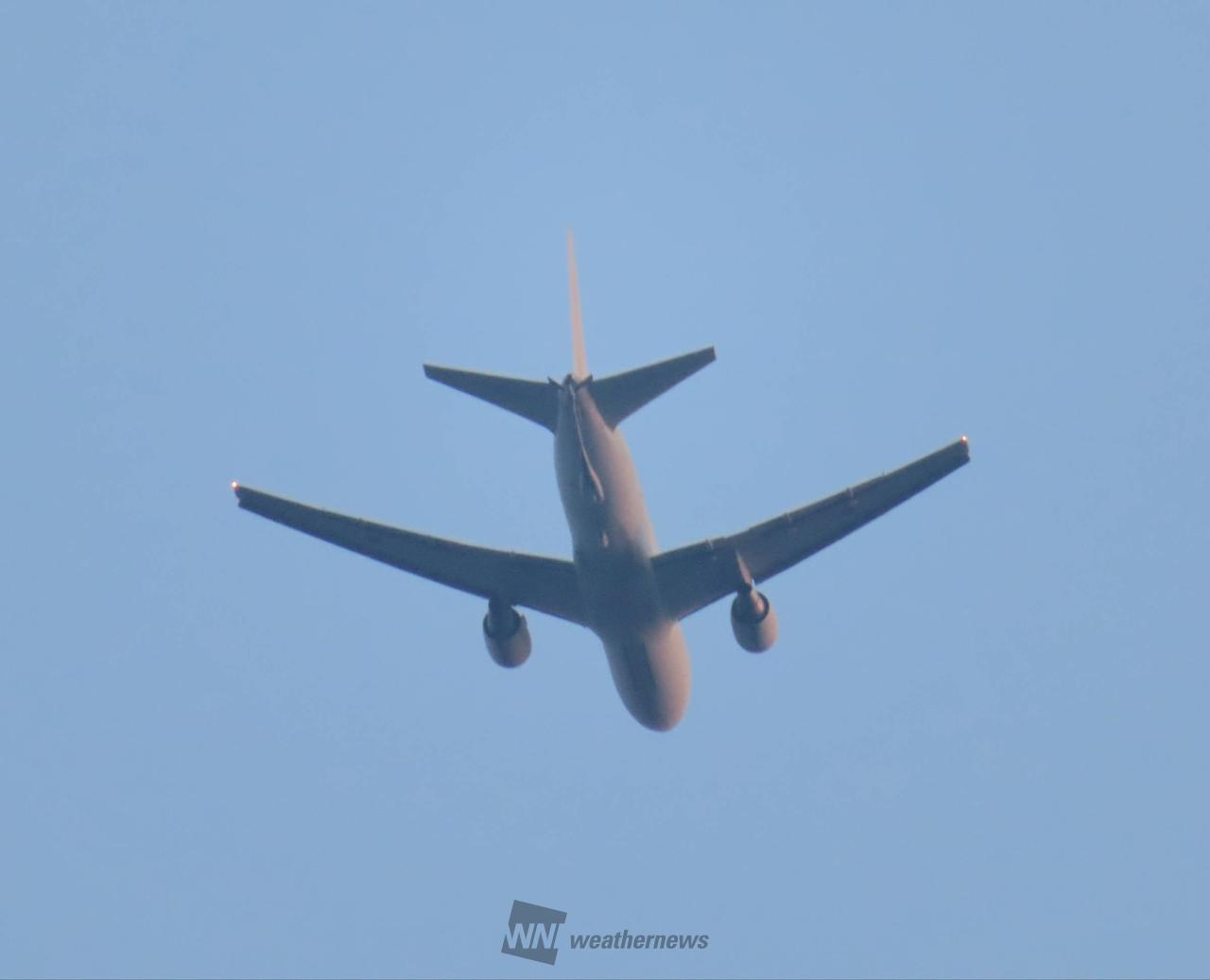 珍しく低空飛行の飛行機が飛んでいきました | 岐阜県山県市 | ルナミー