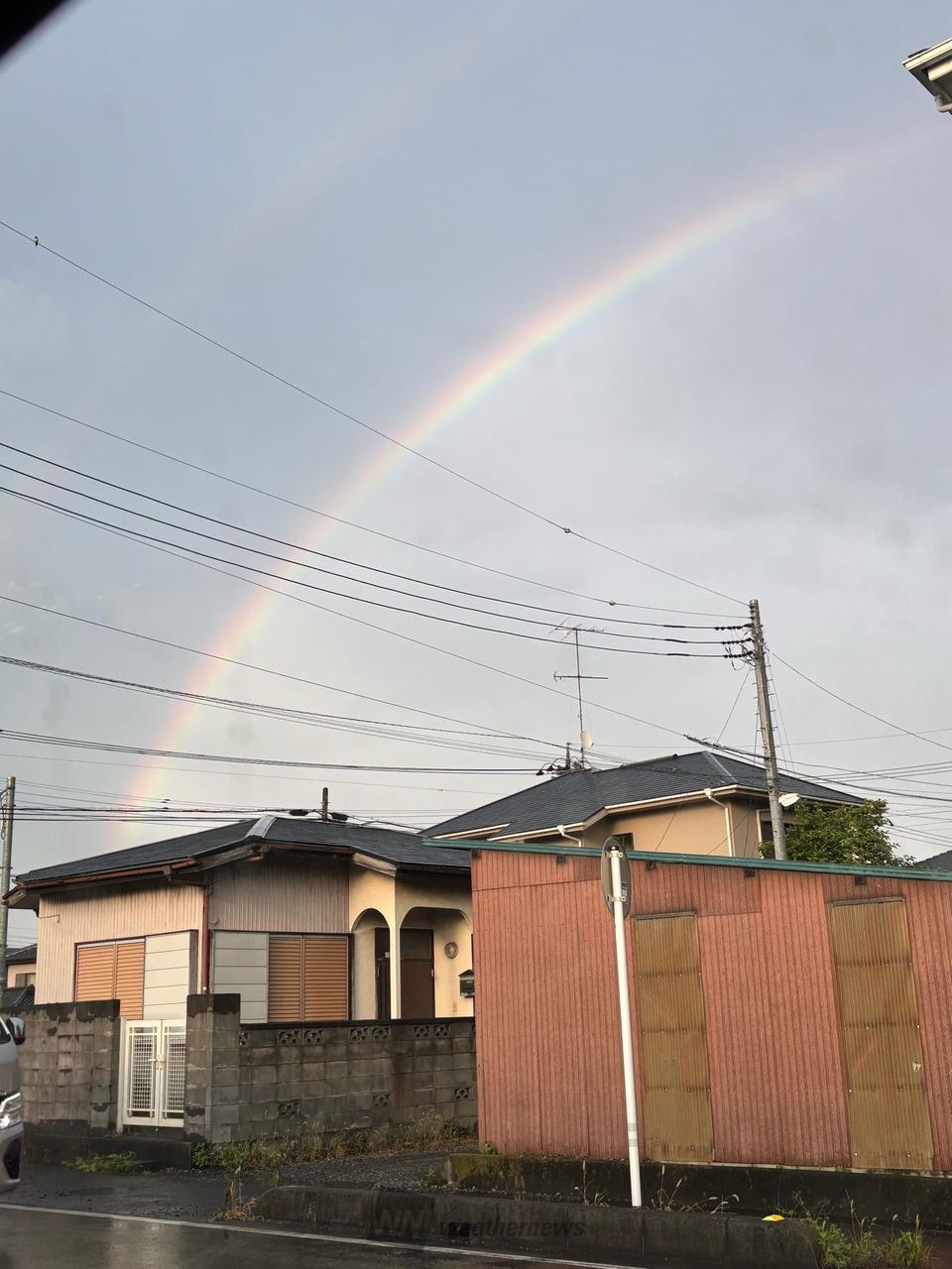 天からは降る虹。
a4水彩アート紙 くっきり虹 注目の空の写真 ウェザーニュース