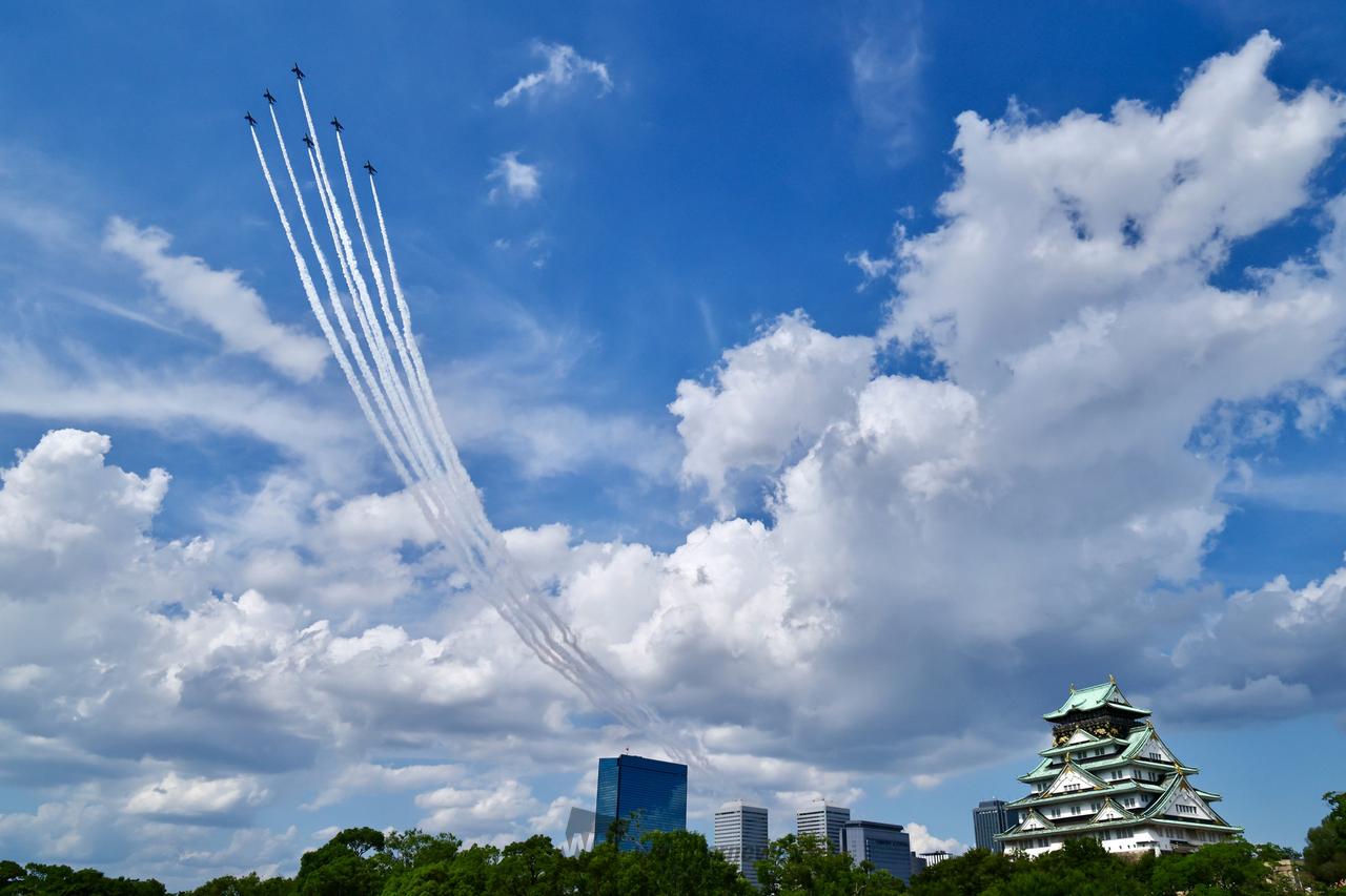 大阪万博でブルーインパルス！ 注目の空の写真 ウェザーニュース