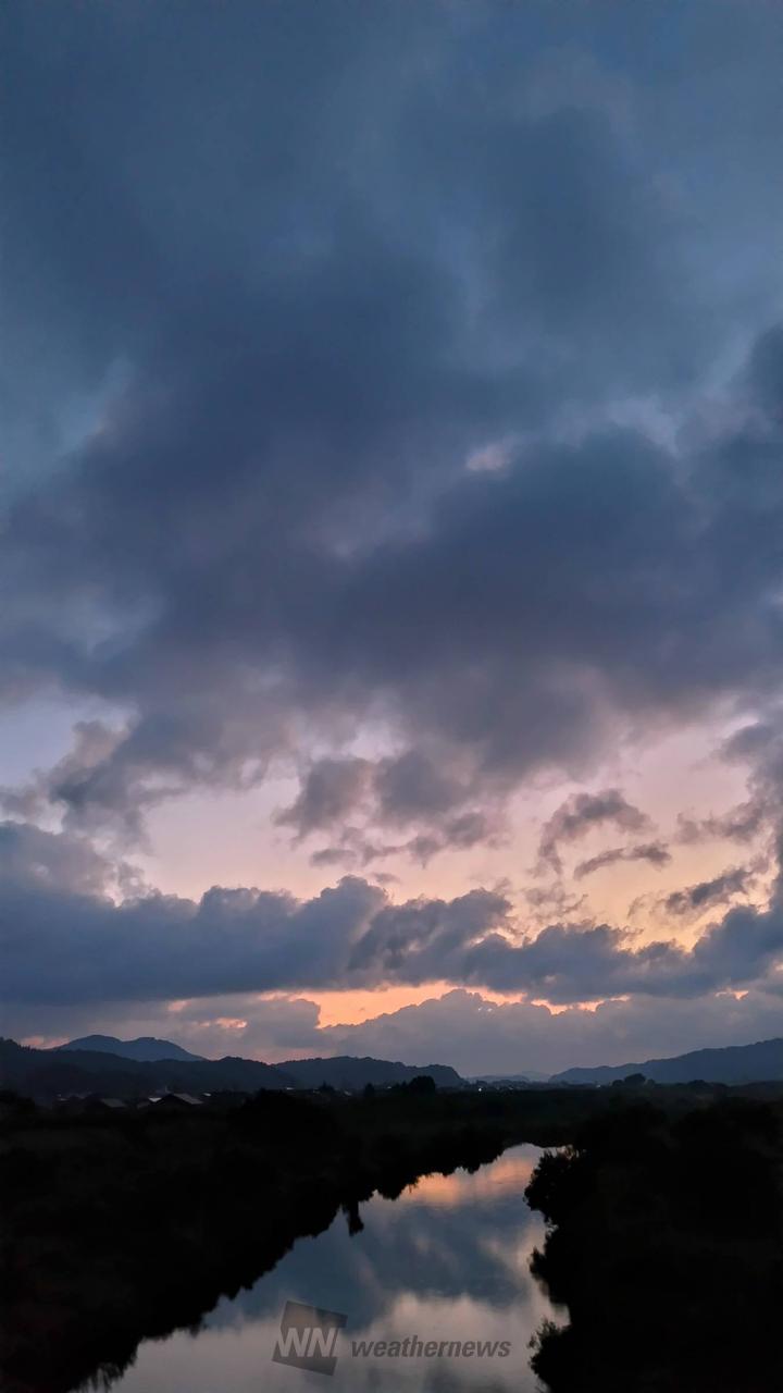 低い雲が多いですね...
