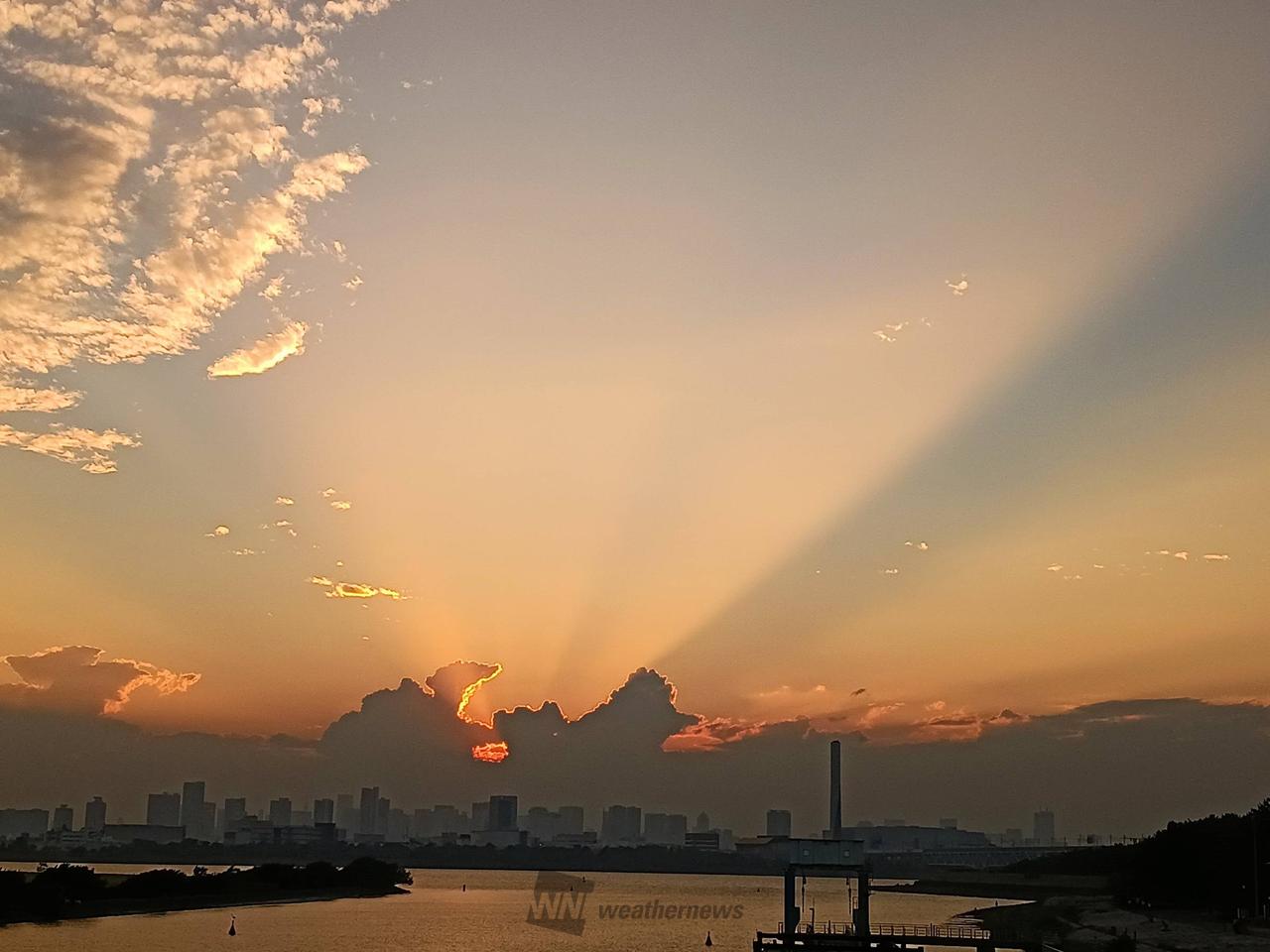 夕方 夕日・夕焼け 注目の空の写真 ウェザーニュース