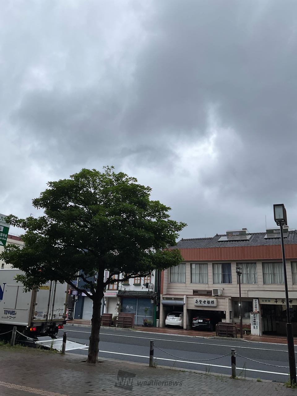 近くに線状降水帯が...