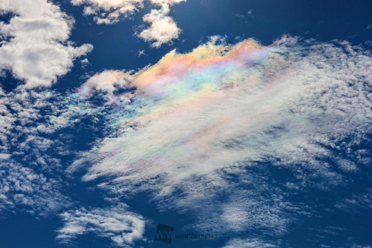虹色の雲「彩雲」 注目の空の写真 ウェザーニュース