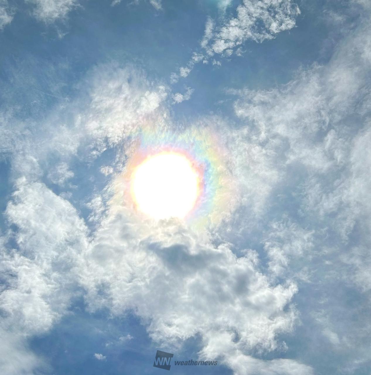 虹色の雲「彩雲」 注目の空の写真 ウェザーニュース