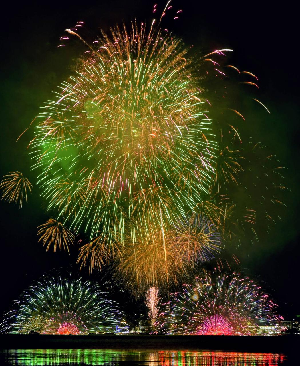 花火写真 23 衝撃波を感じる！三国花火大会 大水中2尺玉『エクスプロージョン