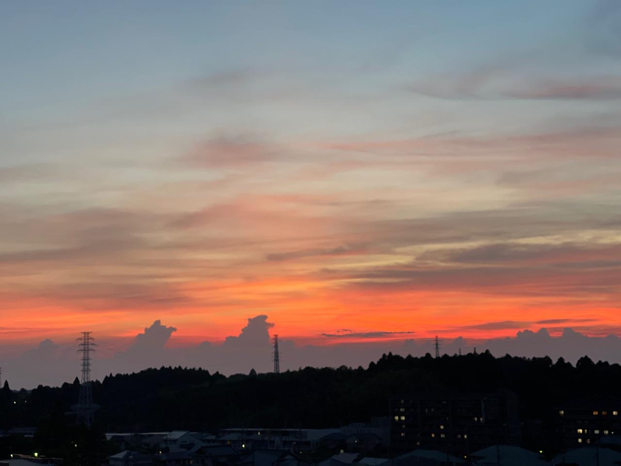 連休最終日の夕日・夕焼け☀️ 注目の空の写真 ウェザーニュース