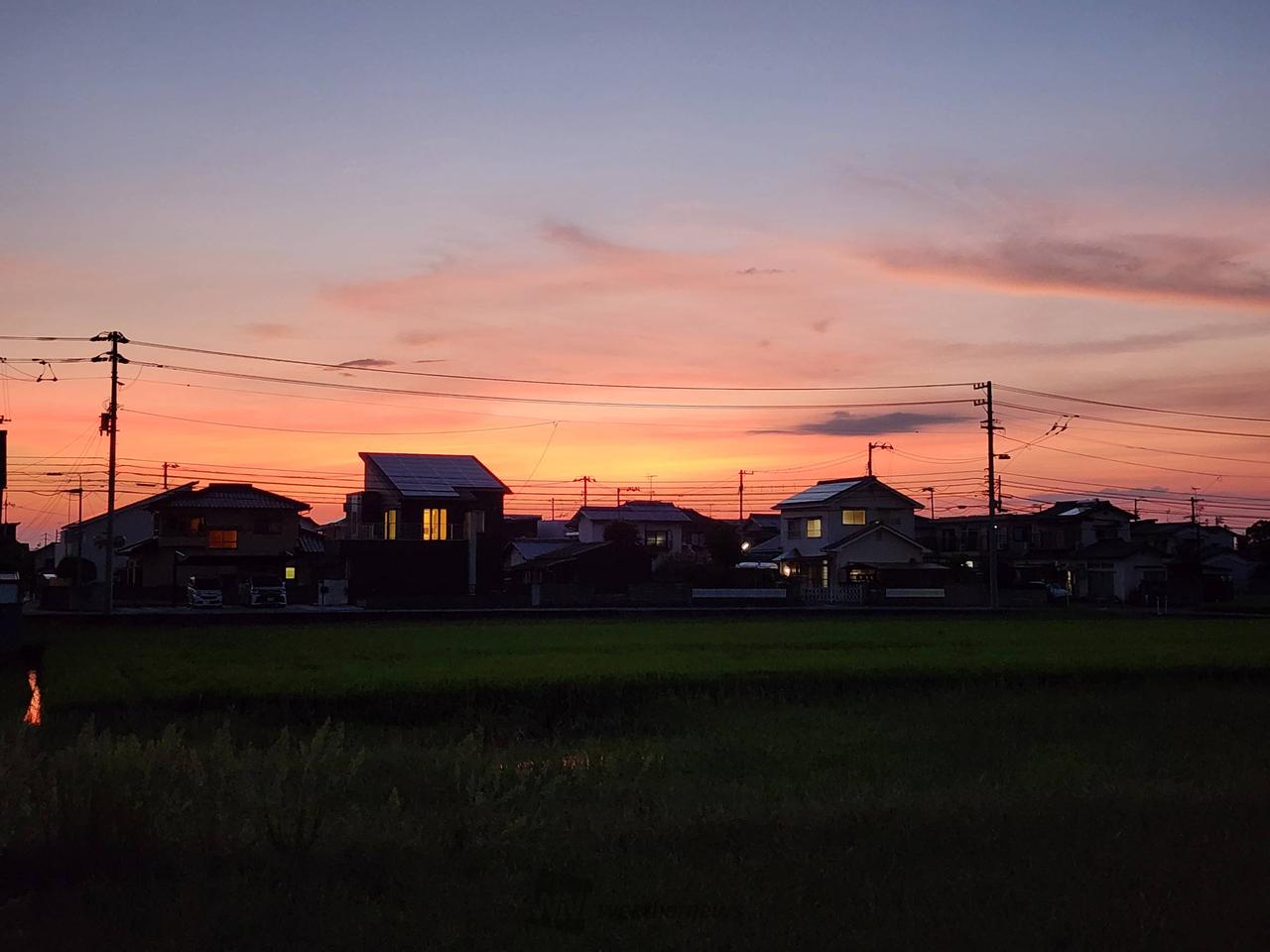 連休最終日の夕日・夕焼け☀️ 注目の空の写真 ウェザーニュース