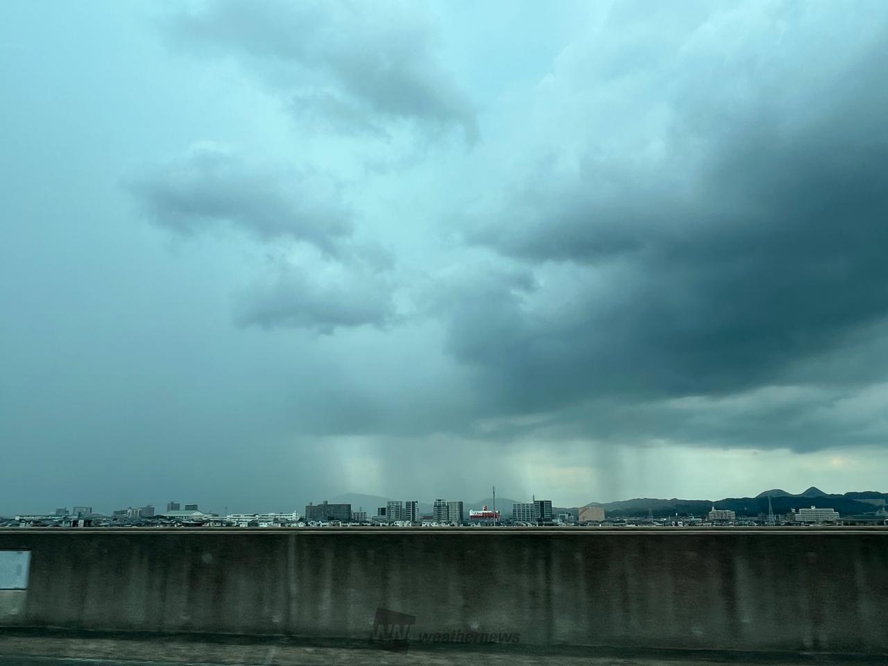雨柱や発達した積乱雲 注目の空の写真 ウェザーニュース