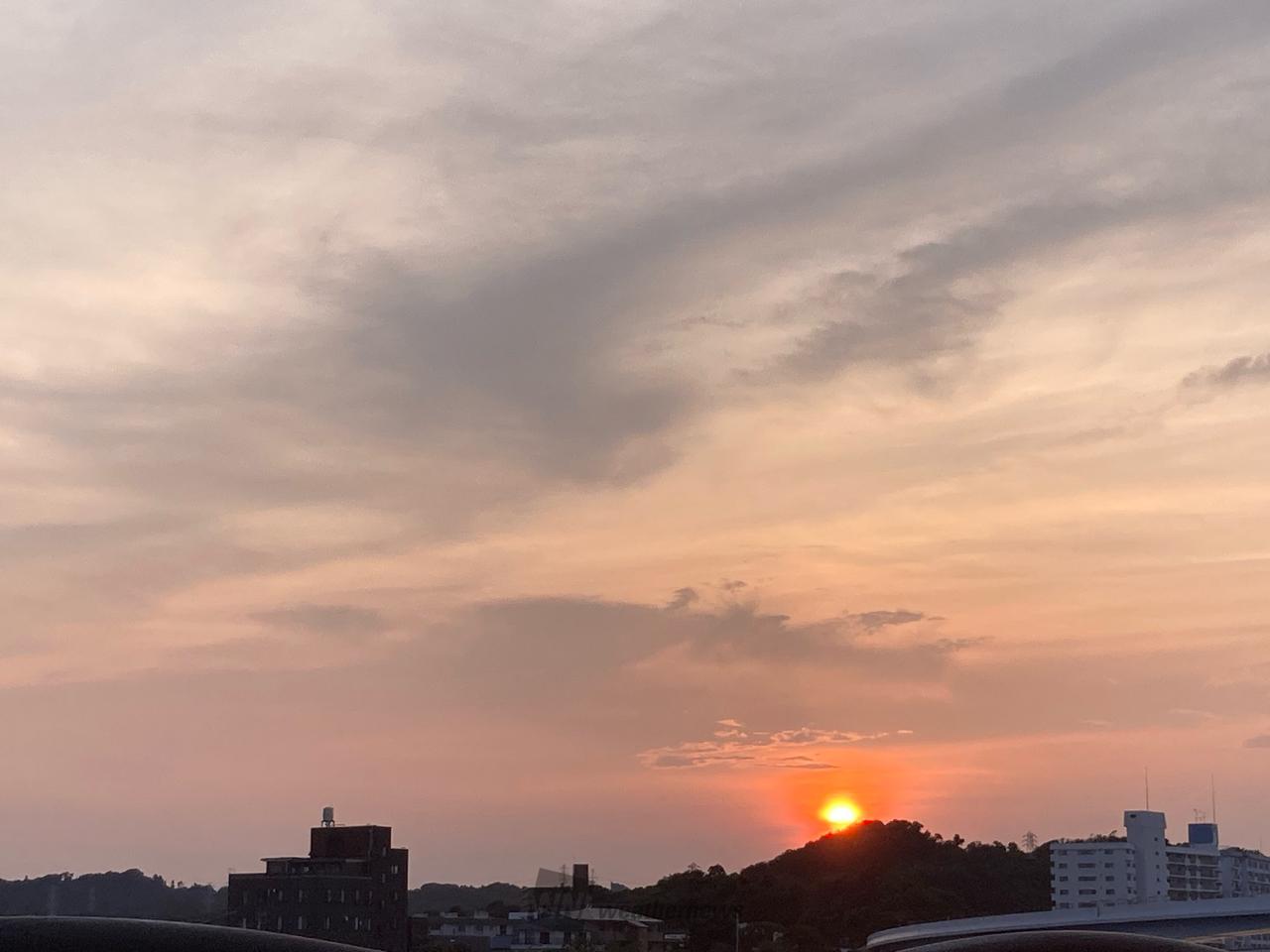 金曜日の夕空 注目の空の写真 ウェザーニュース