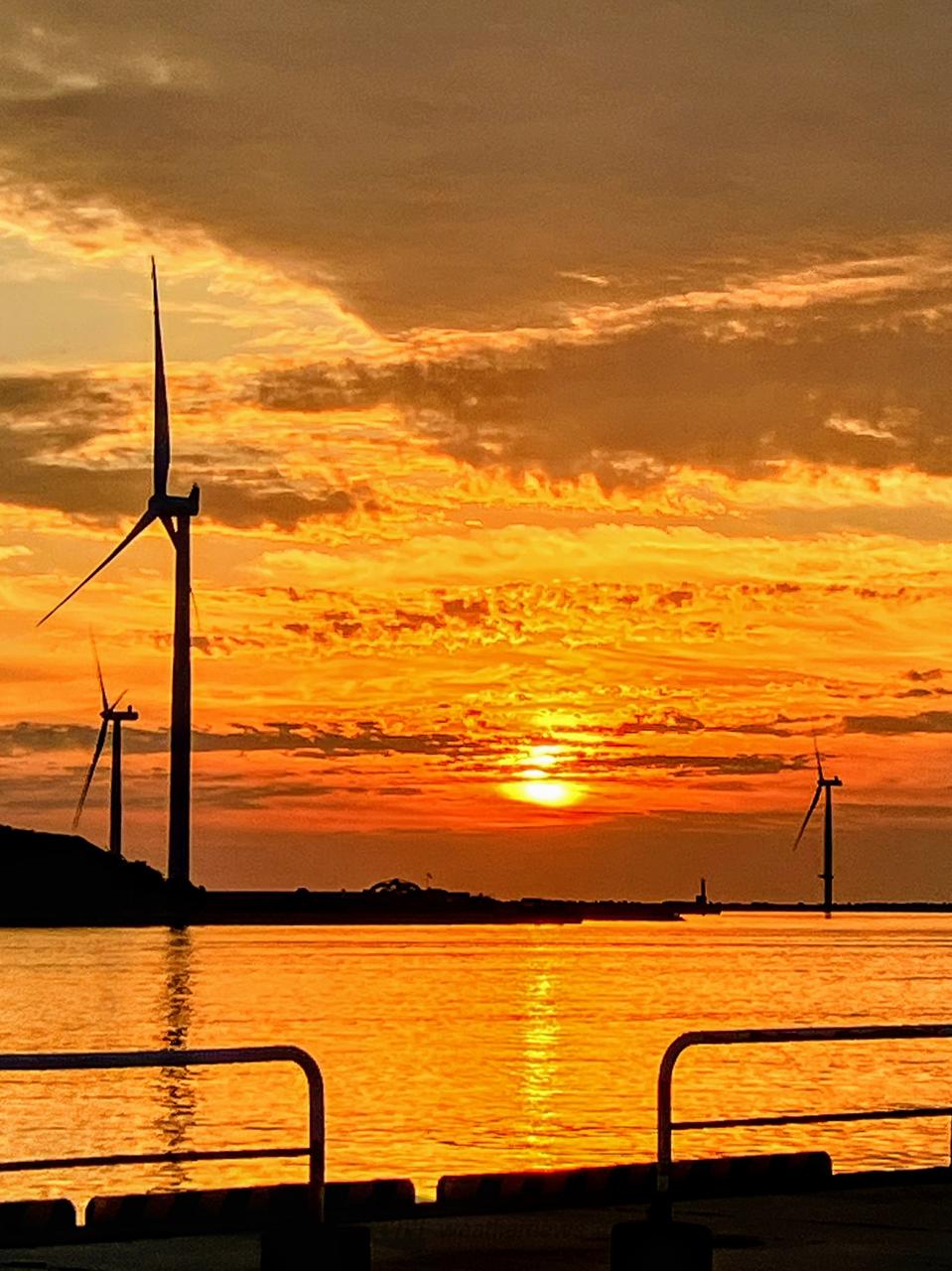 金曜日の夕空 注目の空の写真 ウェザーニュース