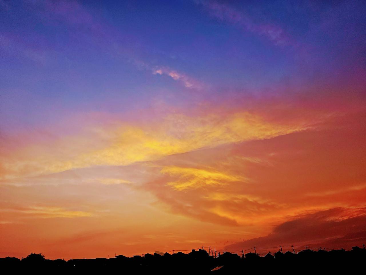 今日の夕焼け 光芒も 注目の空の写真 ウェザーニュース