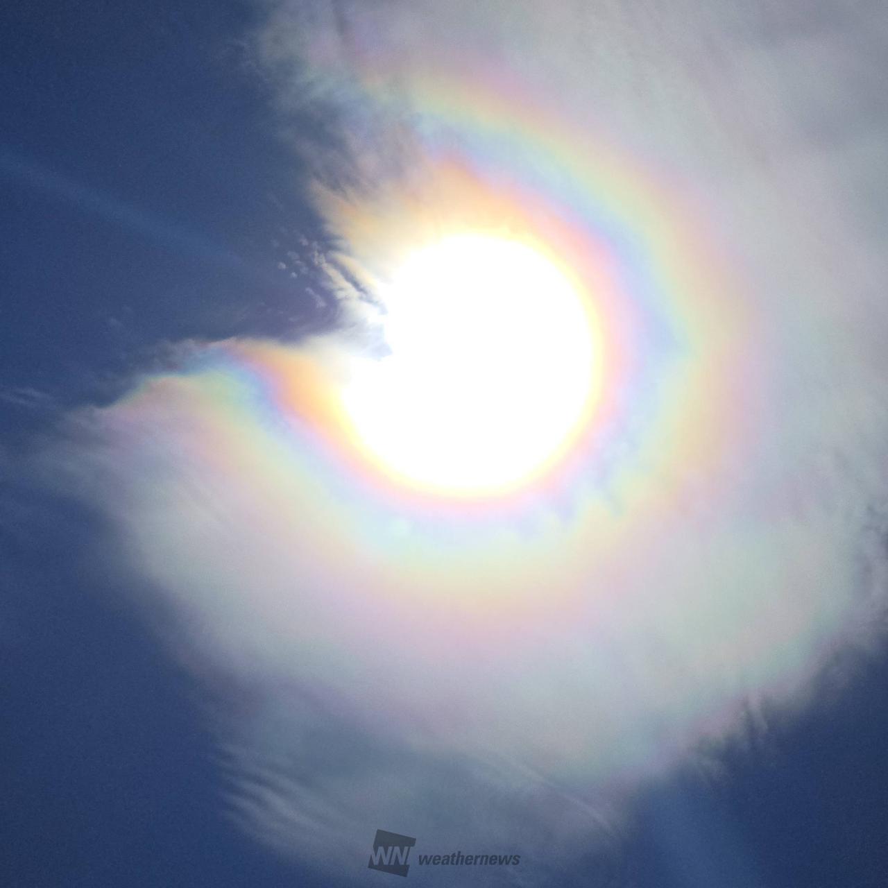 虹色に輝く雲 注目の空の写真 ウェザーニュース